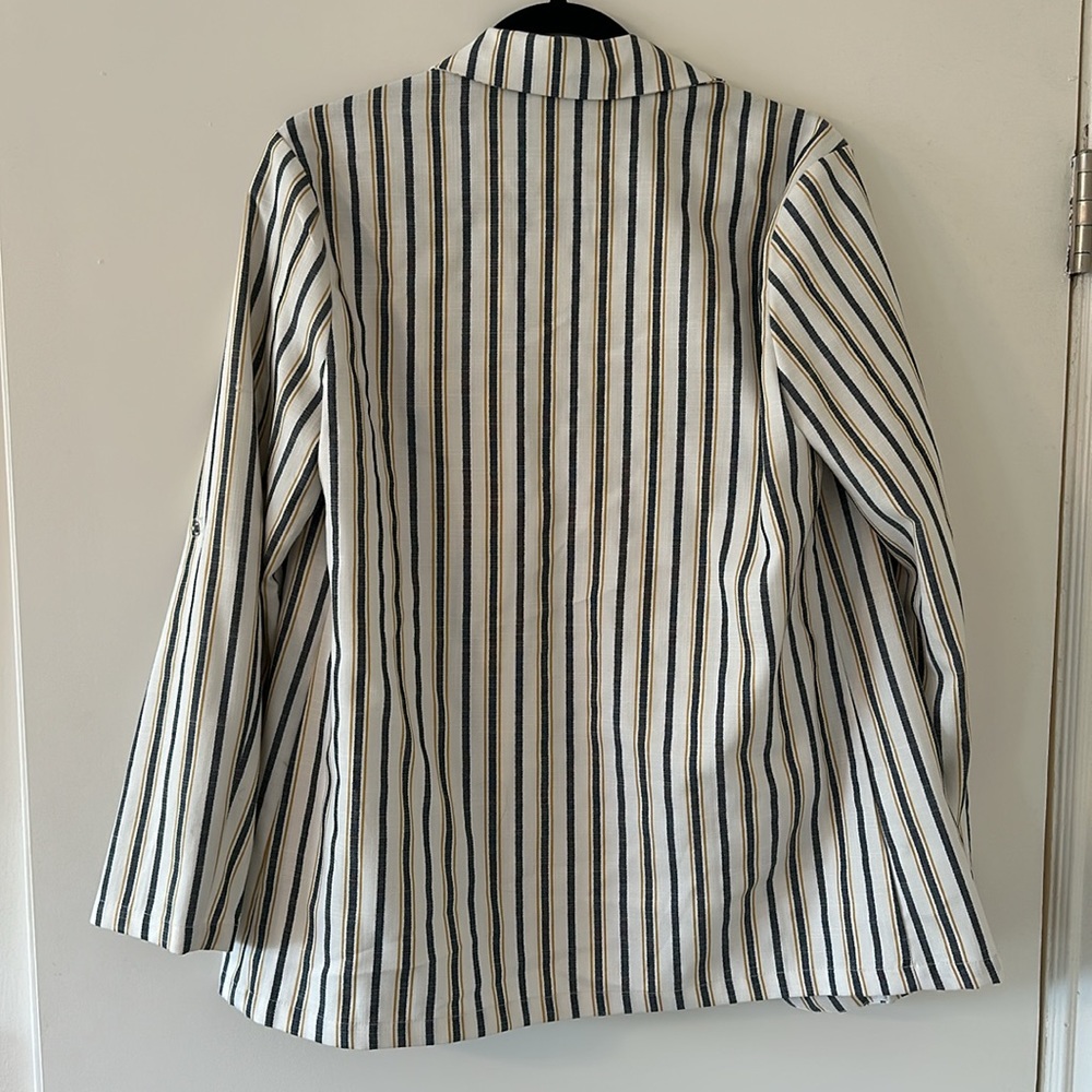 Striped Blazer - Picture 4 of 9